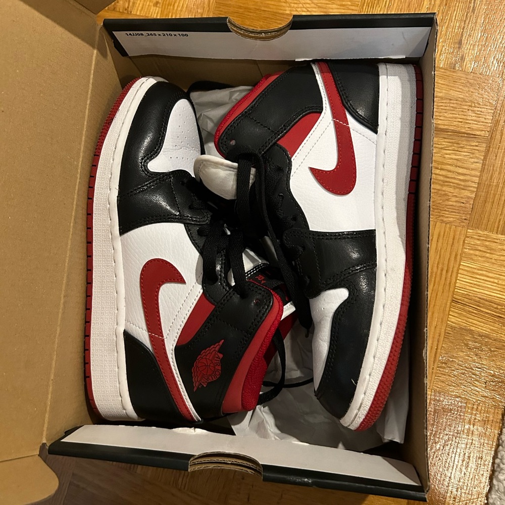 Air Jordan mid 1 - Red, white, black